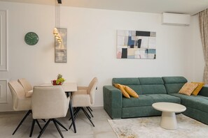 Living area - Royal Oak beachfront residence costa Croatia Seget Vranjica (Seget Vranjica)