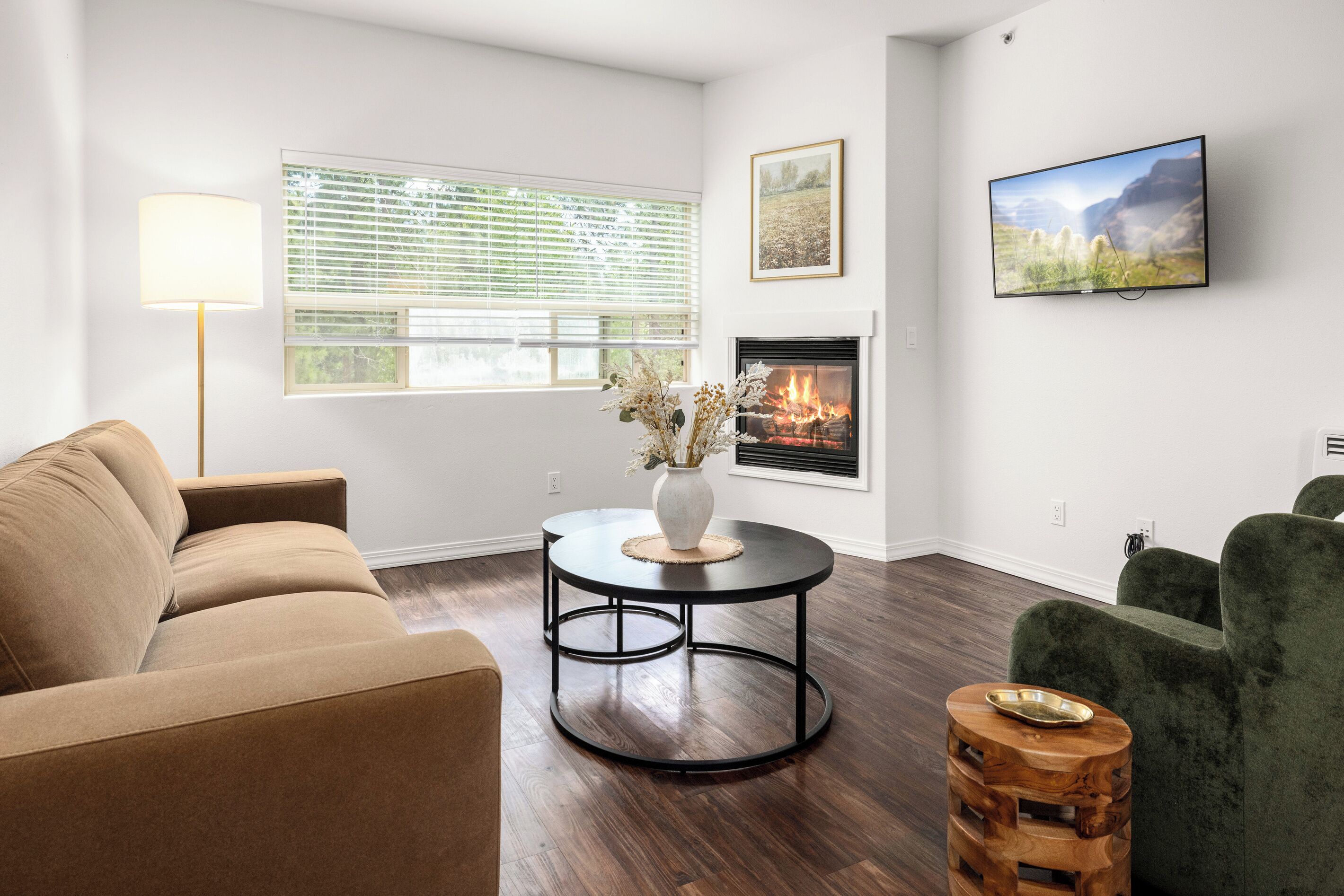 Upper Columbia Landing | 2br Near Glacier - 콜럼비아 팔스