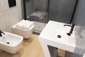 Bathroom - Vrbo Property (Milano)