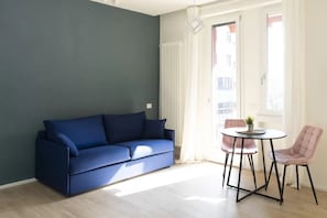 Living area - BOS1 - [Central Station] • New Chic Apartment • (Milano)