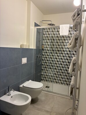 Junior Triple Room, Balcony, Garden View | Bathroom - FATTORIA SOLIDALE DEL CIRCEO (Lazio)