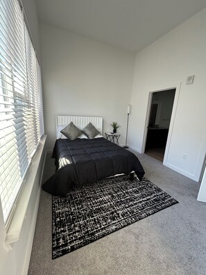 2 bedrooms, iron/ironing board, free WiFi, bed sheets -   Luxury Escape with Resort-Style Amenities (Atlanta)