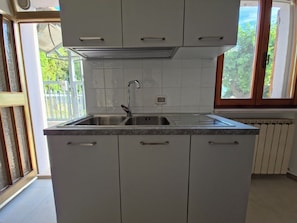 Comfort-Stadtwohnung, Nichtraucher | Eigene Küche | Großer Kühlschrank, Mikrowelle, Ofen, Herdplatte