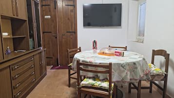 Standard Townhome, Non Smoking | Dining