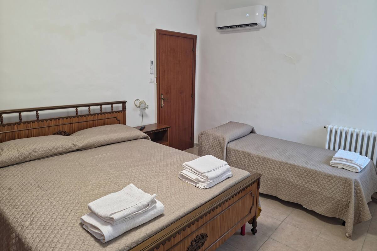 Standard Townhome, Non Smoking | Laptop workspace, blackout drapes, WiFi (free)
