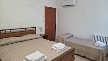 Standard Townhome, Non Smoking | Laptop workspace, blackout drapes, free WiFi