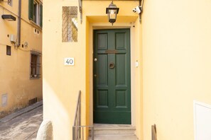 Exterior detail - Oltrarno Secret Nest (Florence)