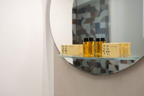 Bathroom amenities - Oltrarno Secret Nest (Florence)
