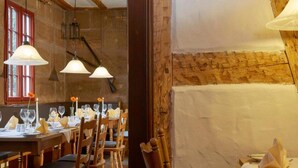 House | Dining - 4 Person Holiday Park Home in Nuernberg (Nuremberg)