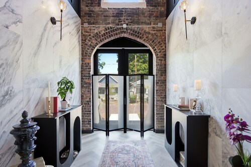 10 Bedroom Church Downtown Wilmington