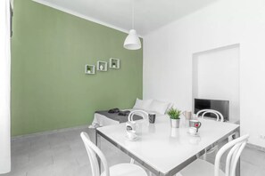 Dining - VE2 [Island] Cool Apartment • Exclusive • (Milano)