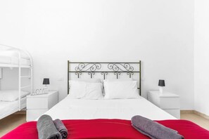 1 bedroom, iron/ironing board, Internet, bed sheets - VE2 [Island] Cool Apartment • Exclusive • (Milano)