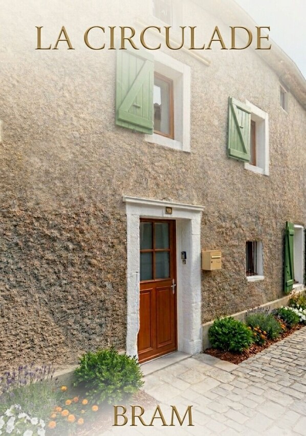 Exterior detail - Vrbo Property (Bram)