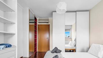 2 Schlafzimmer, Bügeleisen/Bügelbrett, Internetzugang, Bettwäsche