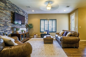 Interior - Santa Teresa Retreat w/ Outdoor Fireplace (Santa Teresa)