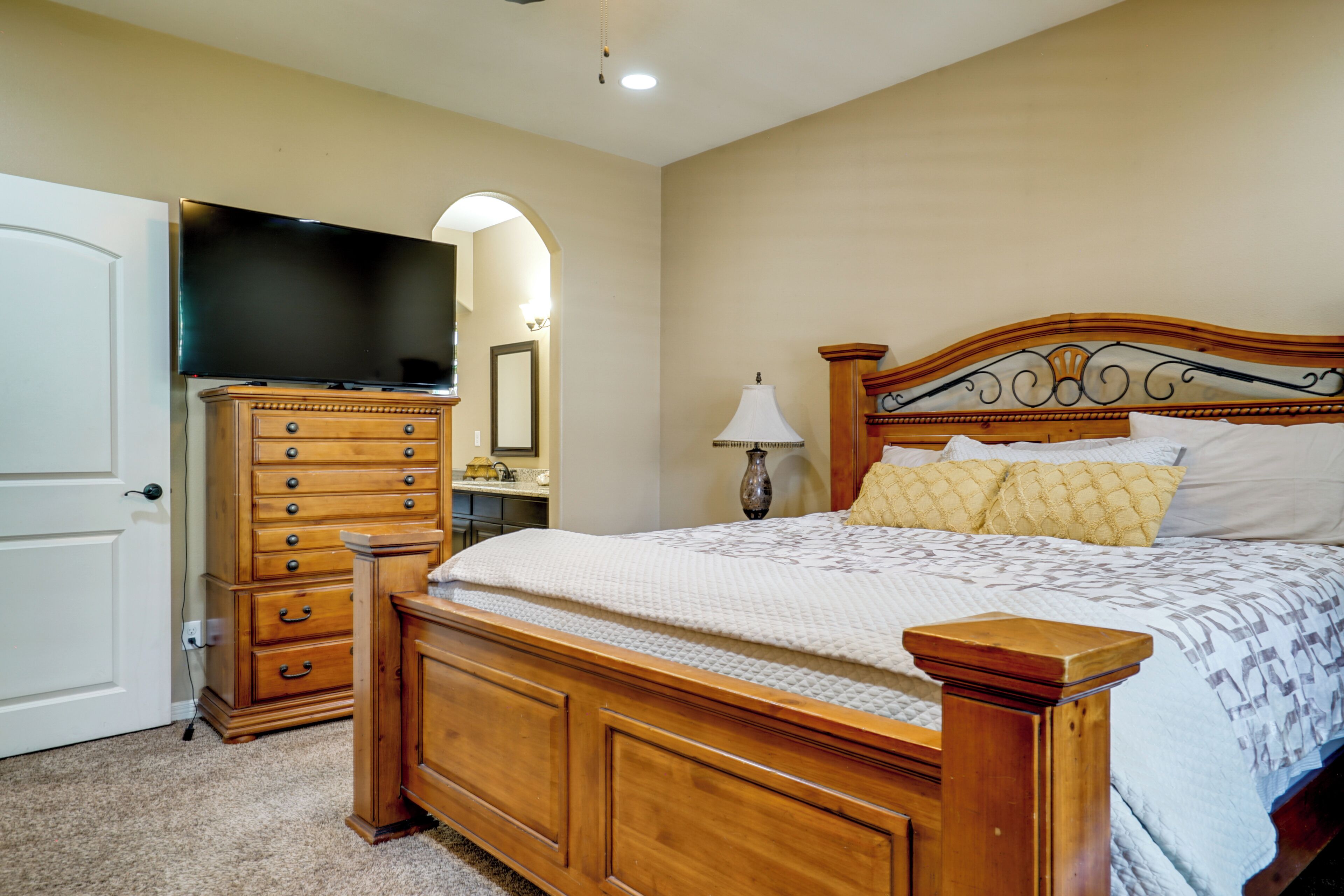 House (4 Bedrooms) | Interior