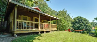 3 Mi to Hiking & Beaches: Rustic Maine Cabin