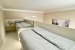 Room - Vrbo Property (Milano)