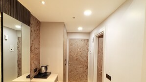Unclassified image, 3 of 8, button - Cozy 1-bedroom building in serene Lucknow with AC comfort (Lucknow)