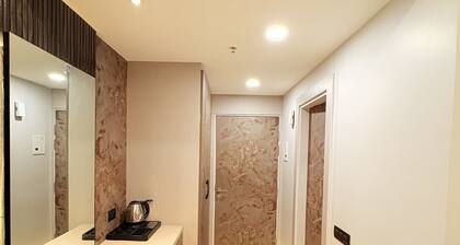 Cozy 1-bedroom building in serene Lucknow with AC comfort