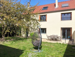 Outdoor dining - Vrbo Property (Sucy-en-Brie)