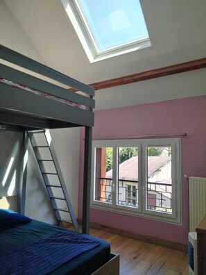 Room - Vrbo Property (Sucy-en-Brie)
