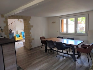 Dining - House with a garden in Sucy, near Paris and surrounded by nature. (Sucy-en-Brie)