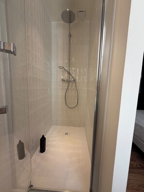 Bathroom - Vrbo Property (Mers-les-Bains)