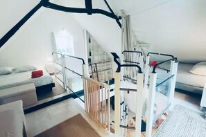 Bügeleisen/Bügelbrett, kostenloses WLAN, Bettwäsche