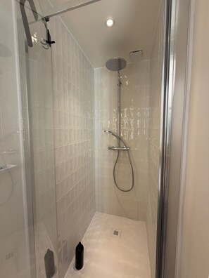 Bathroom - Vrbo Property (Mers-les-Bains)