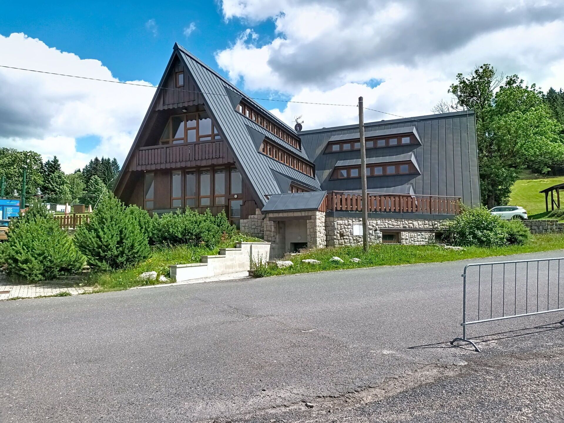 Hütte, Abstellgleis, Auffahrt
