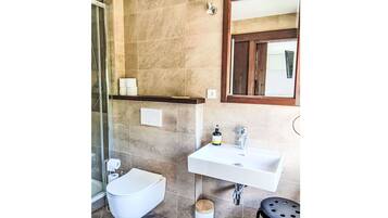 Blu, Zona Residenziale, Appartamento, Condominio, Ricorrere, Balcone, Estate, Prato, Piscina, Hotel