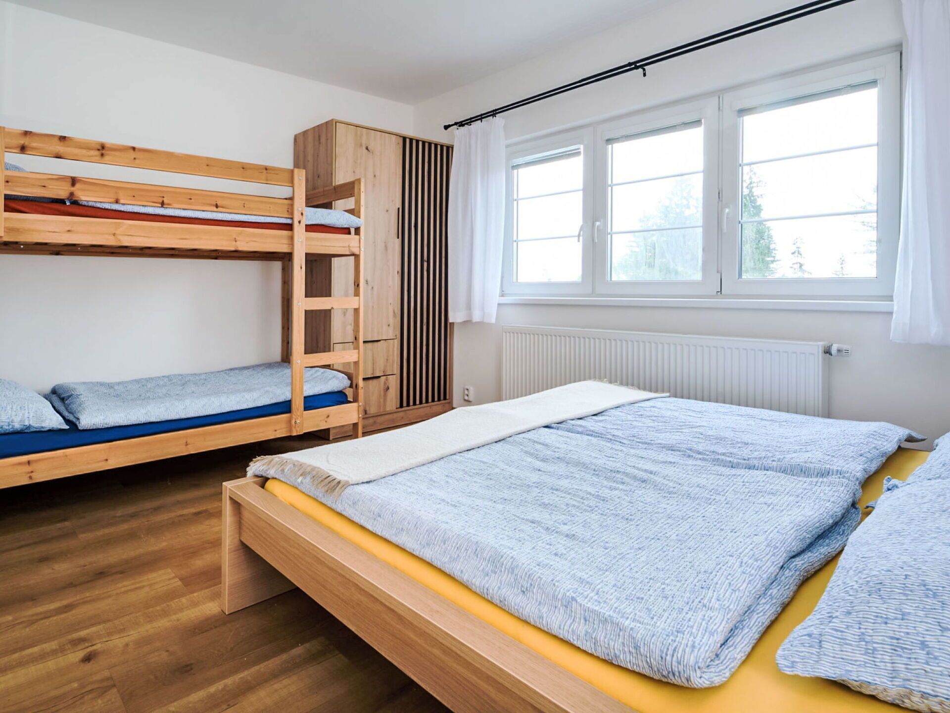 3 bedrooms, WiFi (free)