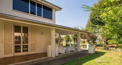 Stunning private villa for 8 people with WIFI, private pool, veranda and pets allowed