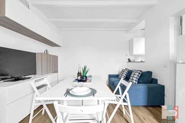 Dining - LOMB3 Light and Space in the Heart of the Navigli- (Milano)