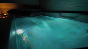 Bain à remous intérieur