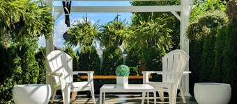 Phenomenal One Bedroom Cottage in Historic Old Lyme, Connecticut