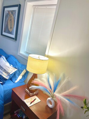 Iron/ironing board, WiFi, bed sheets - Charming 1-bedroom house with AC in Hillcrest Heights (Hillcrest Heights)