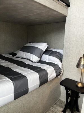 Room - New! Tiny Ridge by Buffalo Mountain Getaway (Floyd)