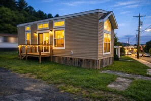 Exterior - New! Tiny Ridge by Buffalo Mountain Getaway (Floyd)
