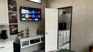 Interior - New! Tiny Ridge by Buffalo Mountain Getaway (Floyd)
