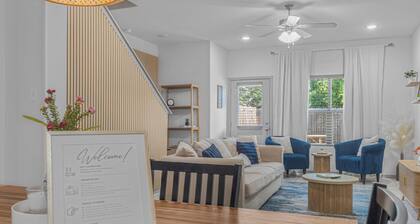 Casa Azul Laredo - A Bright Modern Townhome