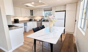 Coffee/tea maker, fridge, microwave, oven - Modern 4BR Disney Villa Mini Golf & Game Room (Anaheim)