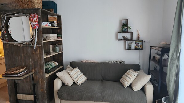 Living area - Vrbo Property (Linguizzetta)