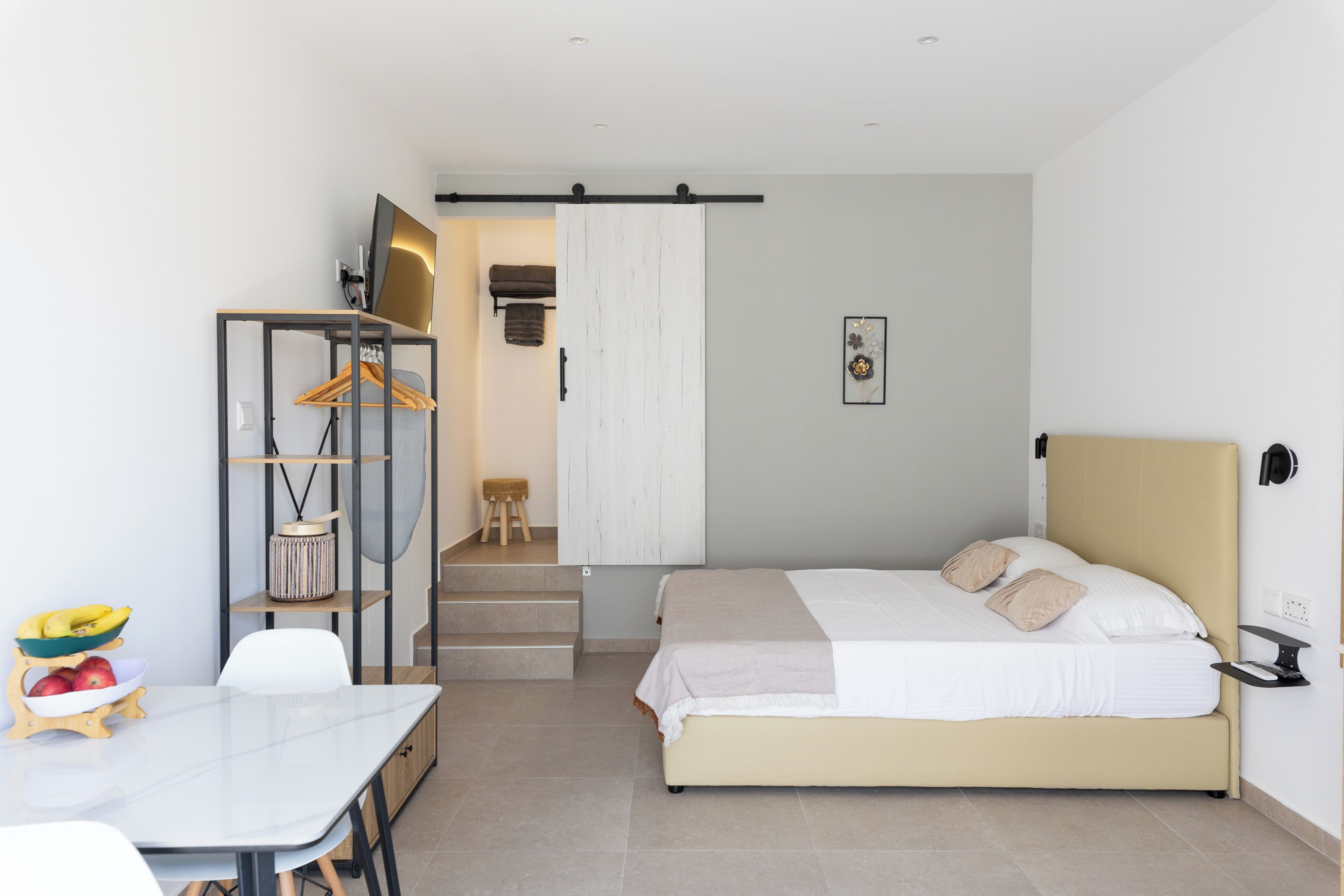 1 bedroom, iron/ironing board, WiFi (free), bed sheets