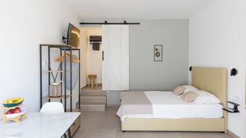 1 bedroom, iron/ironing board, WiFi (free), bed sheets
