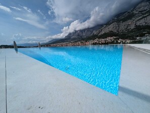 Outdoor pool - Amfora apartments (Makarska)