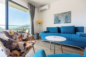 Standard Apartment, Balcony | Living area - Amfora apartments (Makarska)