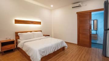 Comfort Villa, 1 Bedroom, Kitchenette, Garden View | In-room safe, free WiFi