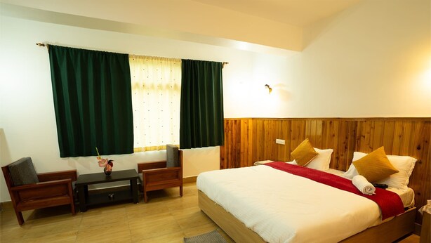 Quarto casal luxo, vista para a cidade | Wi-Fi de cortesia, roupa de cama
